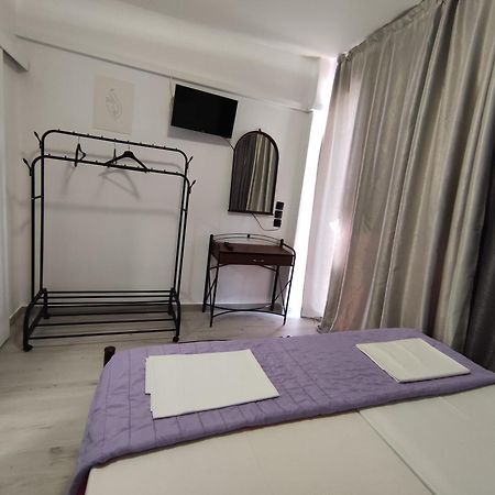 Lions 2 Studios & Apartments, Poros Island. Poros Town المظهر الخارجي الصورة
