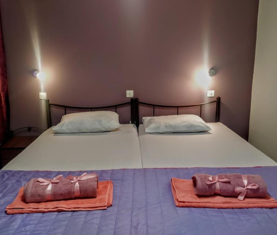 Lions 2 Studios & Apartments, Poros Island. Poros Town المظهر الخارجي الصورة