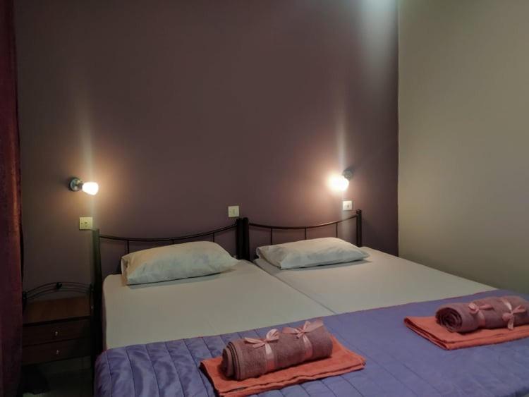 Lions 2 Studios & Apartments, Poros Island. Poros Town المظهر الخارجي الصورة