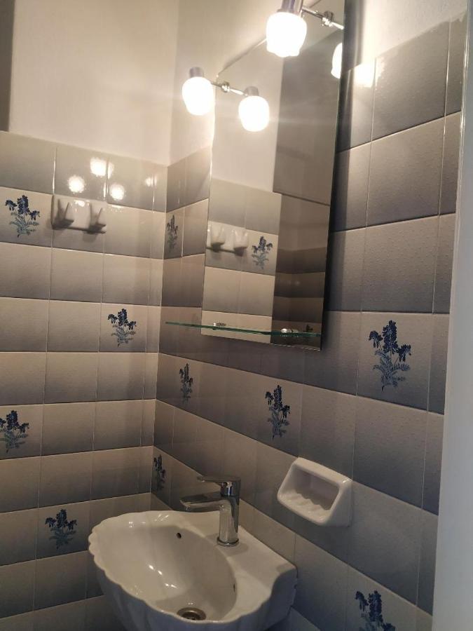 Lions 2 Studios & Apartments, Poros Island. Poros Town المظهر الخارجي الصورة