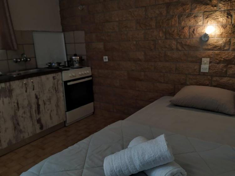 Lions 2 Studios & Apartments, Poros Island. Poros Town المظهر الخارجي الصورة