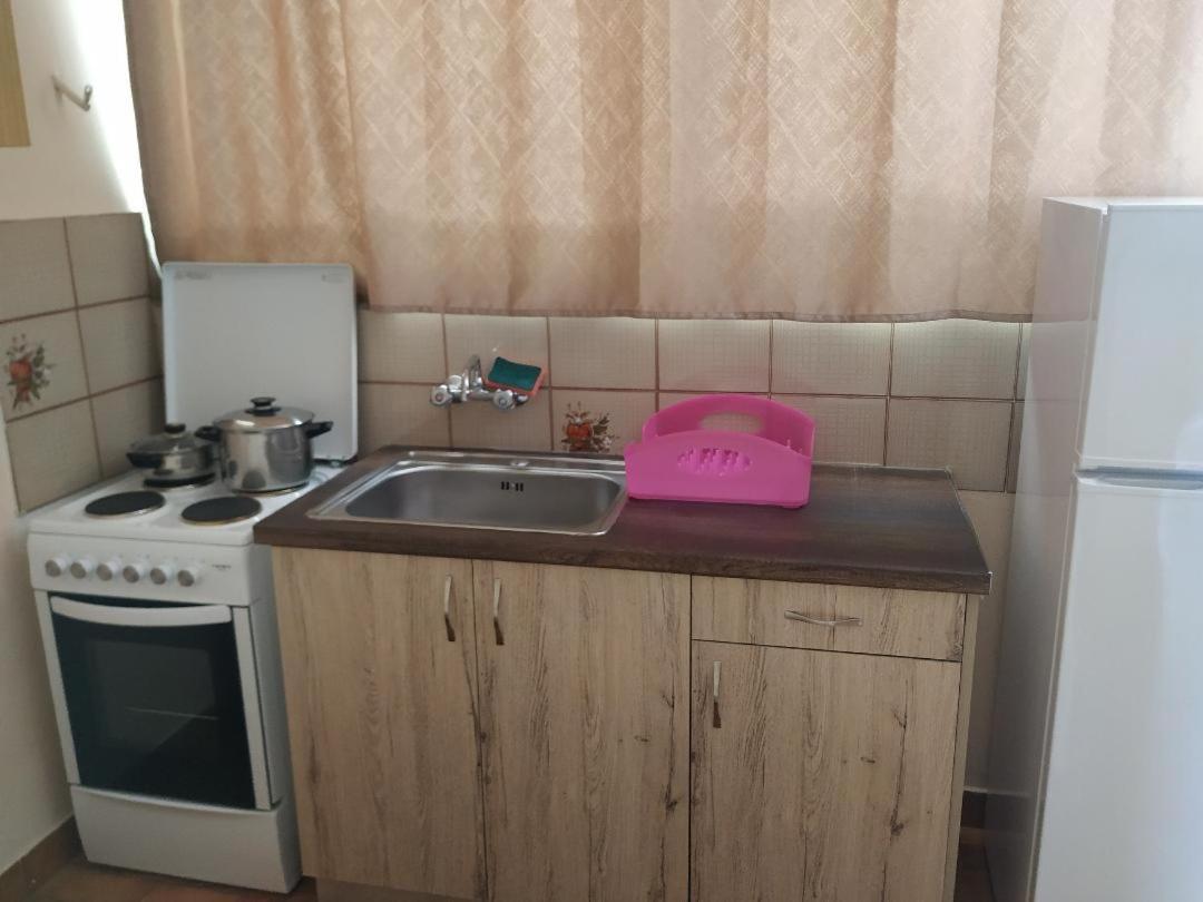 Lions 2 Studios & Apartments, Poros Island. Poros Town المظهر الخارجي الصورة