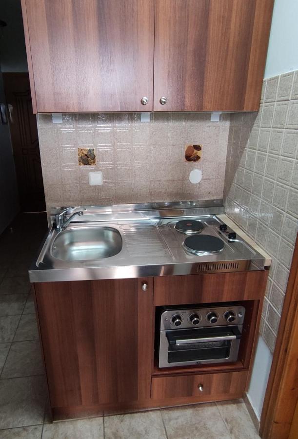 Lions 2 Studios & Apartments, Poros Island. Poros Town المظهر الخارجي الصورة