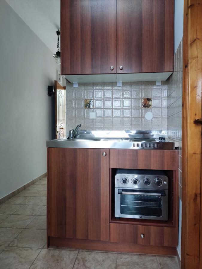 Lions 2 Studios & Apartments, Poros Island. Poros Town المظهر الخارجي الصورة