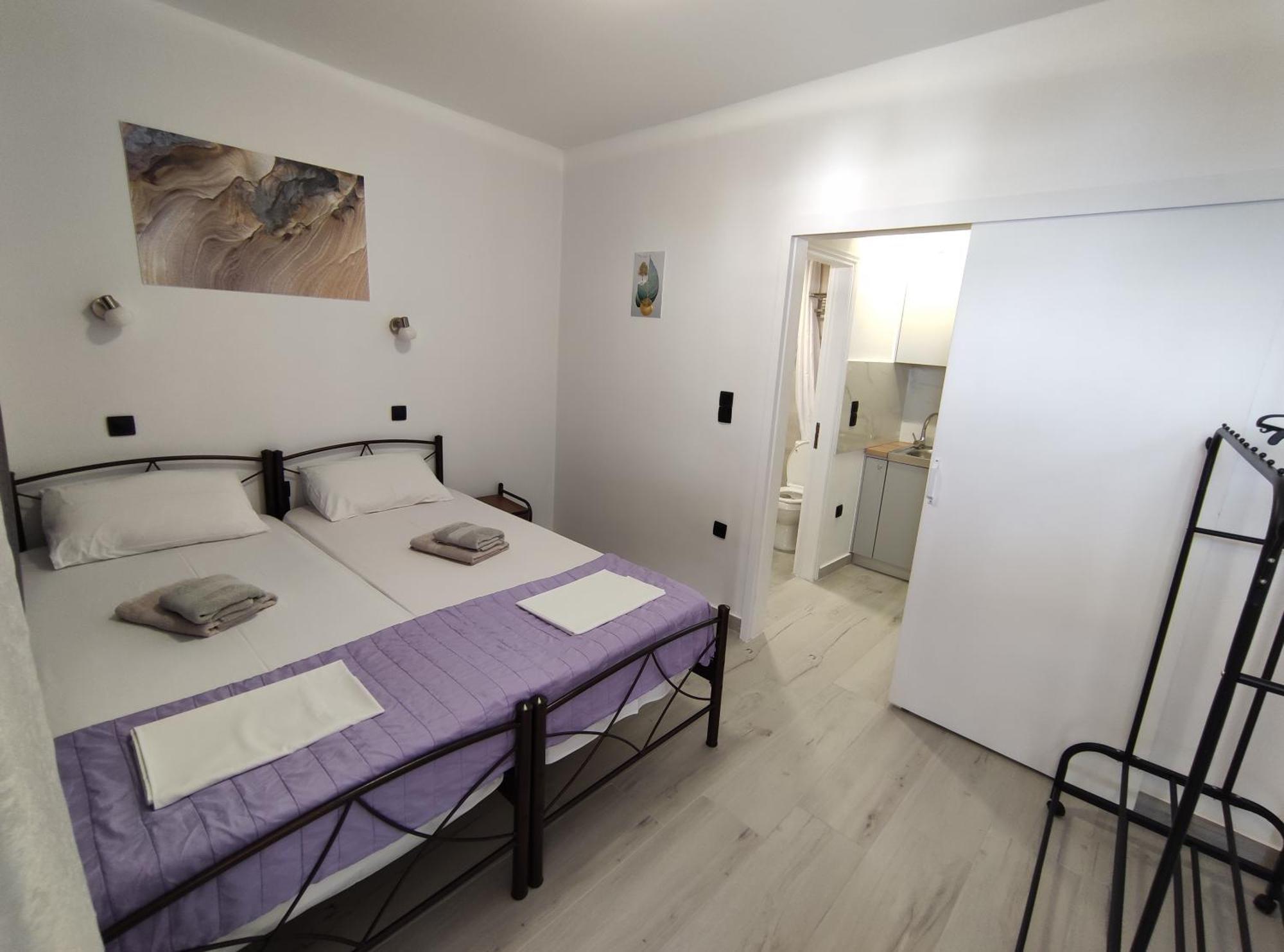 Lions 2 Studios & Apartments, Poros Island. Poros Town المظهر الخارجي الصورة