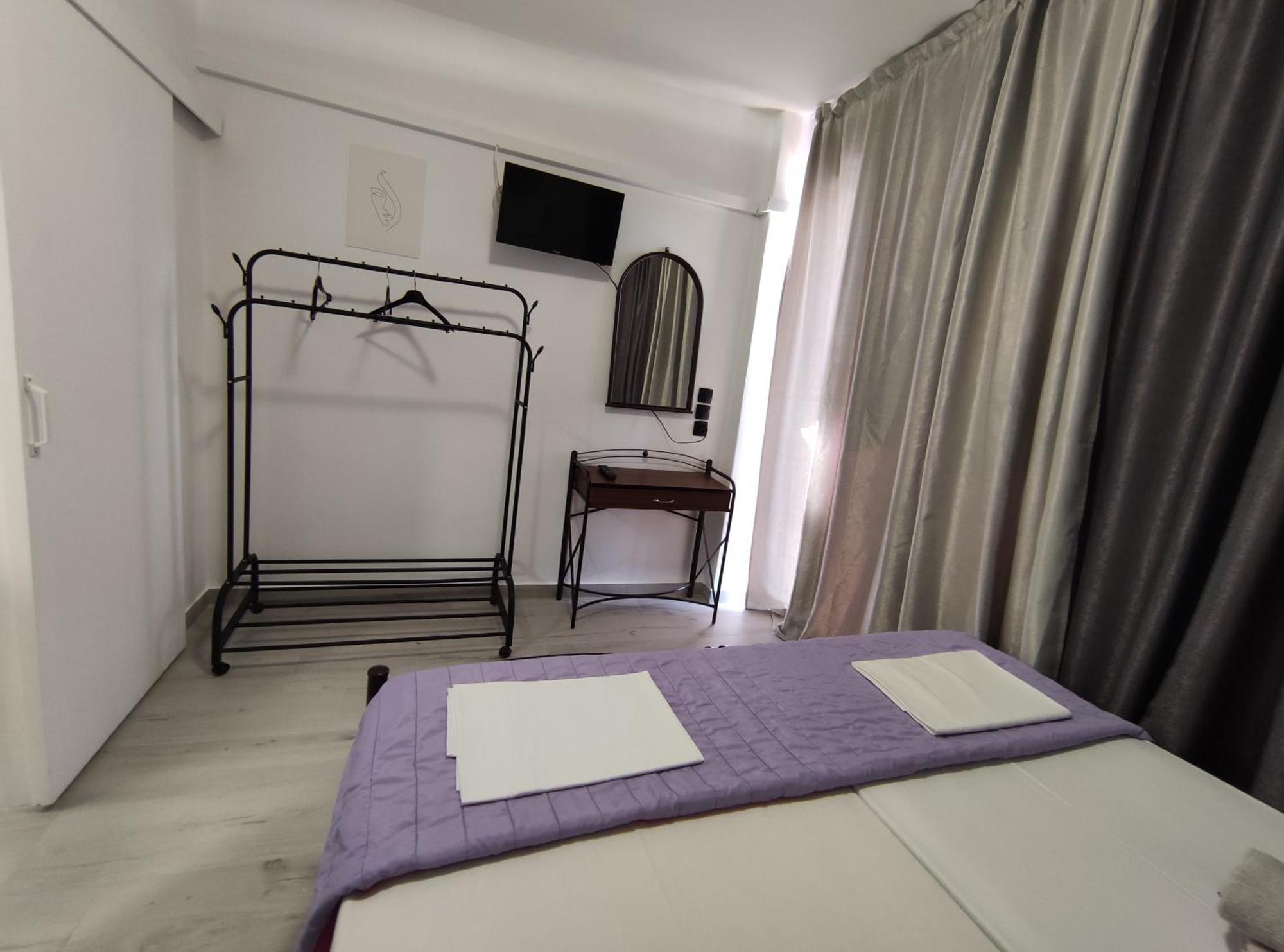 Lions 2 Studios & Apartments, Poros Island. Poros Town المظهر الخارجي الصورة