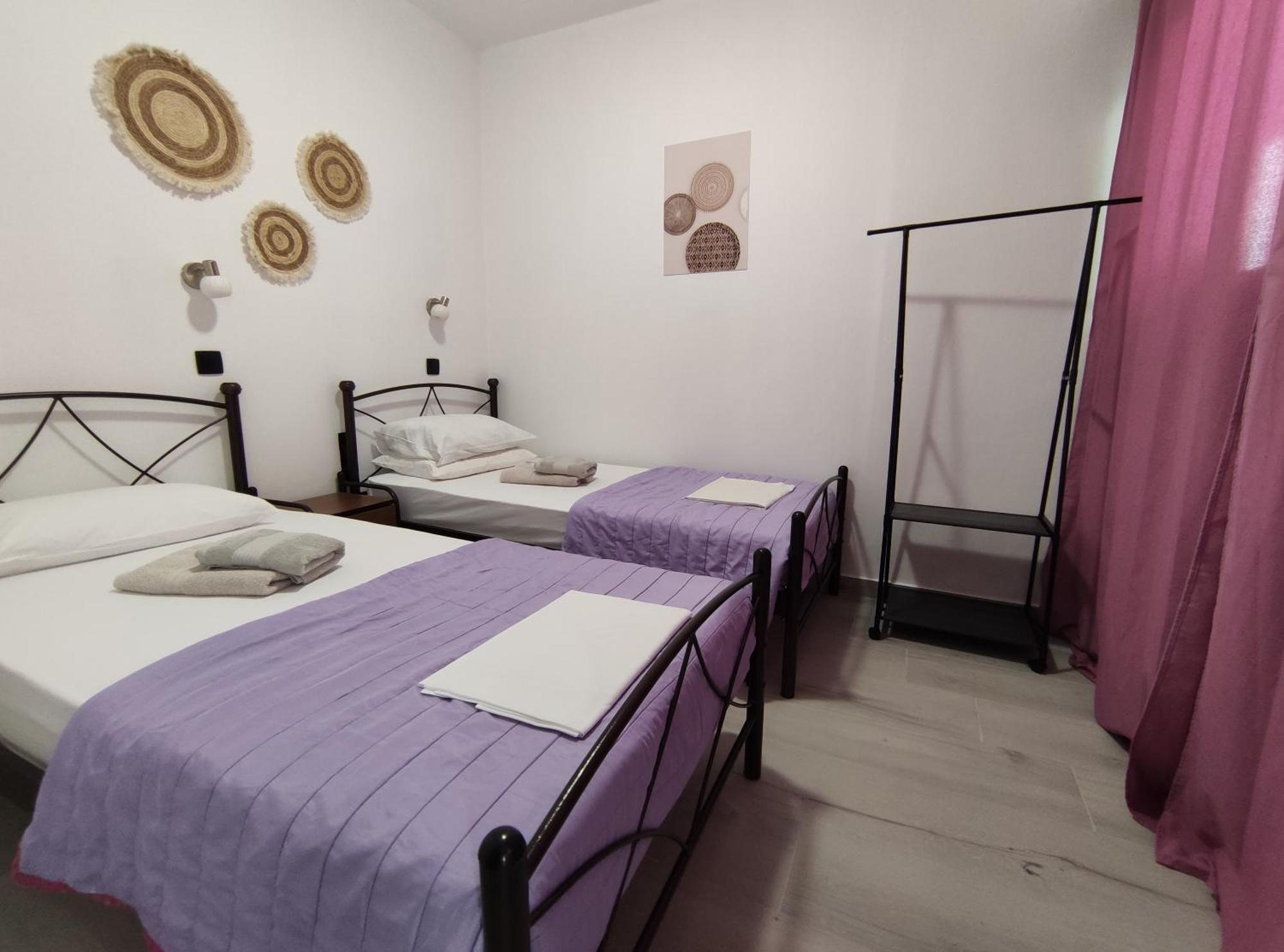 Lions 2 Studios & Apartments, Poros Island. Poros Town المظهر الخارجي الصورة