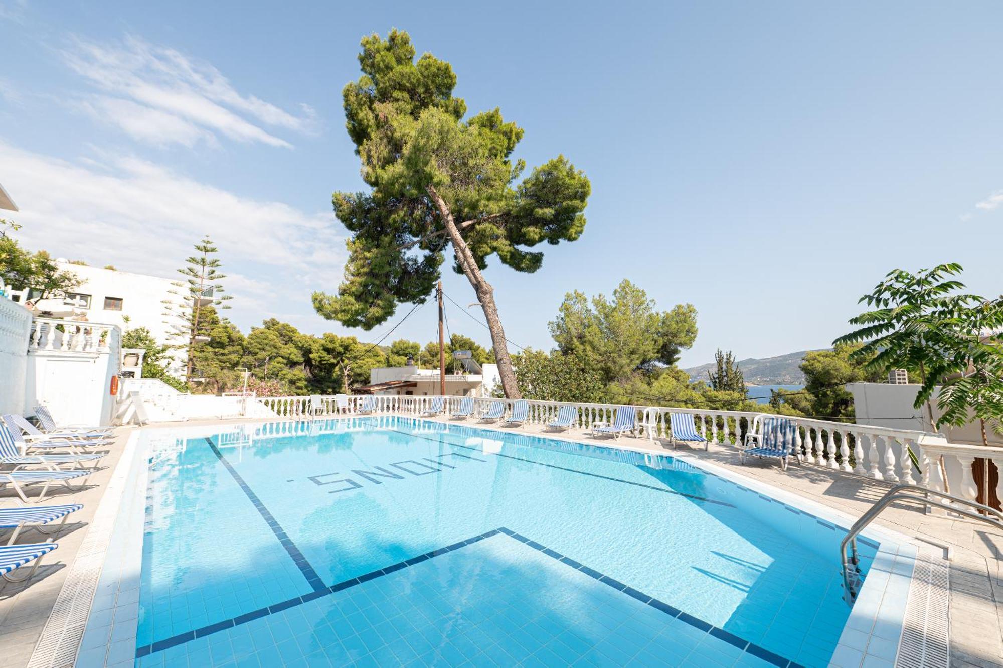 Lions 2 Studios & Apartments, Poros Island. Poros Town المظهر الخارجي الصورة