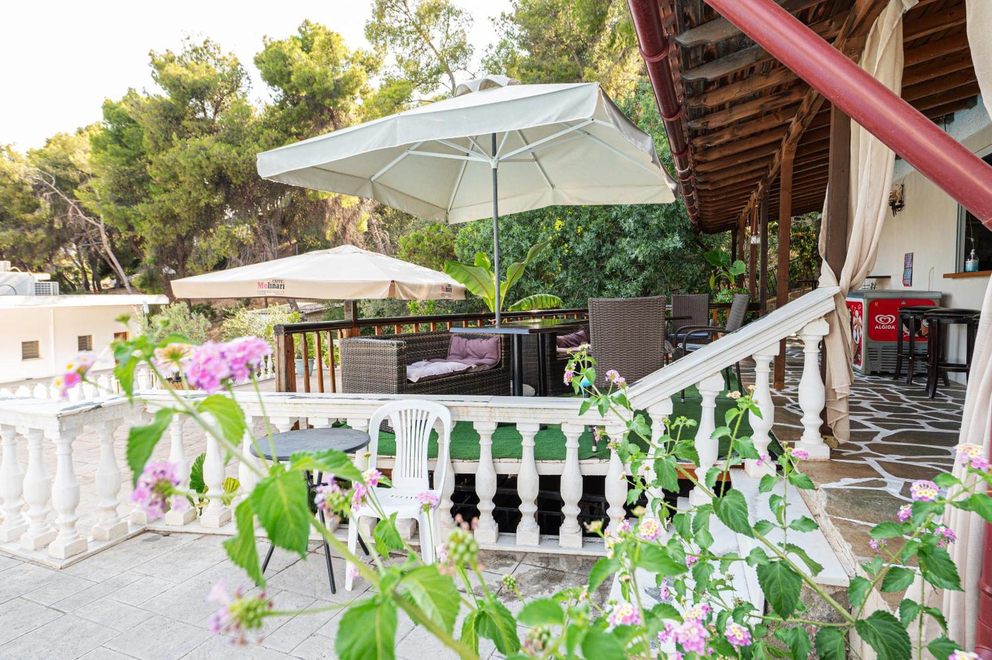 Lions 2 Studios & Apartments, Poros Island. Poros Town المظهر الخارجي الصورة