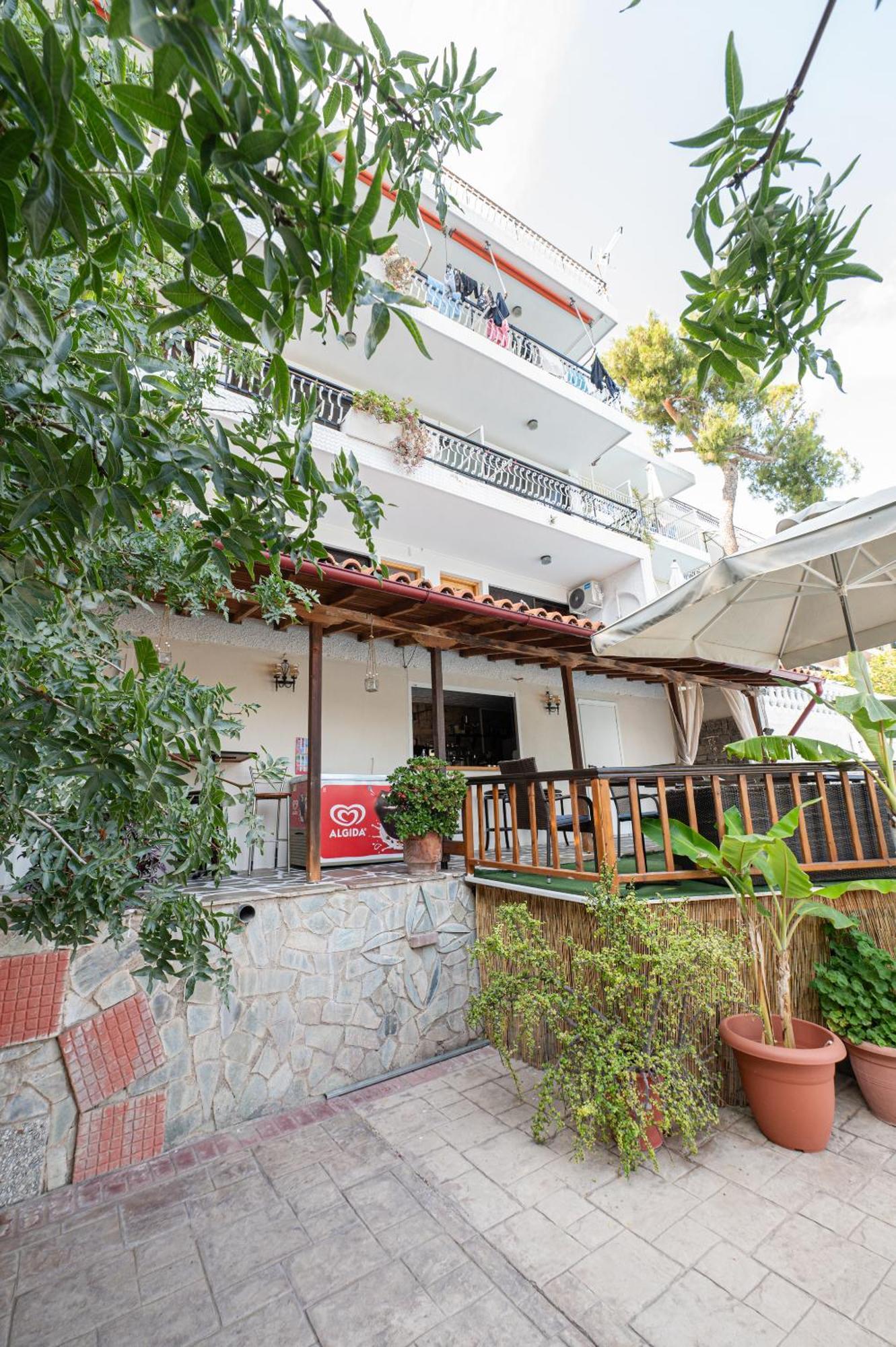 Lions 2 Studios & Apartments, Poros Island. Poros Town المظهر الخارجي الصورة