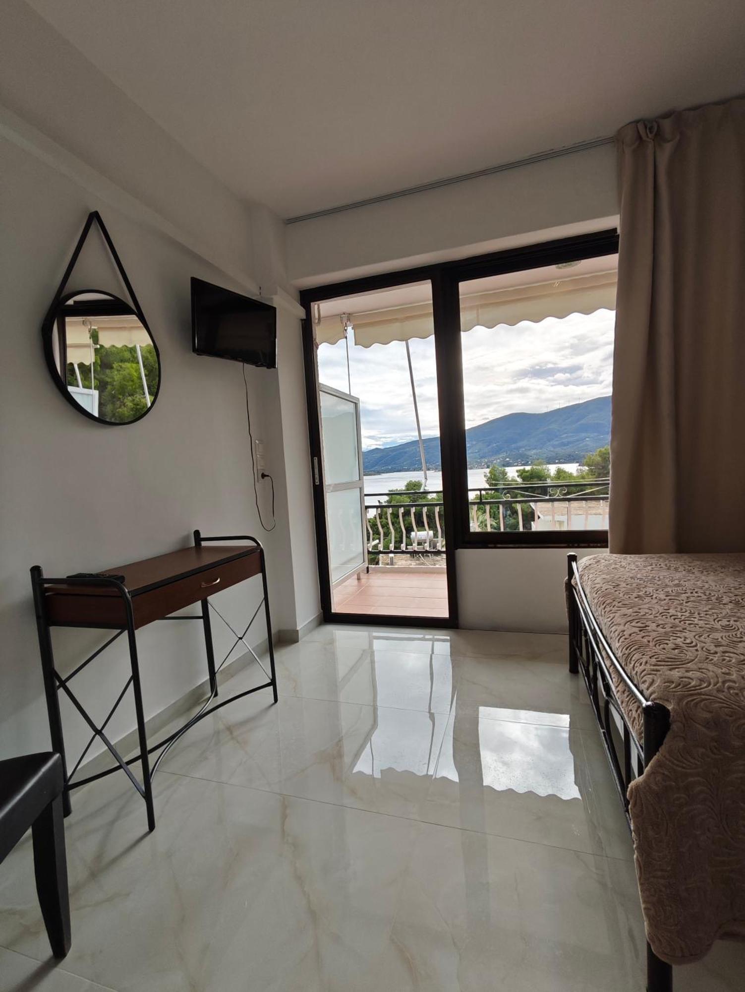 Lions 2 Studios & Apartments, Poros Island. Poros Town المظهر الخارجي الصورة