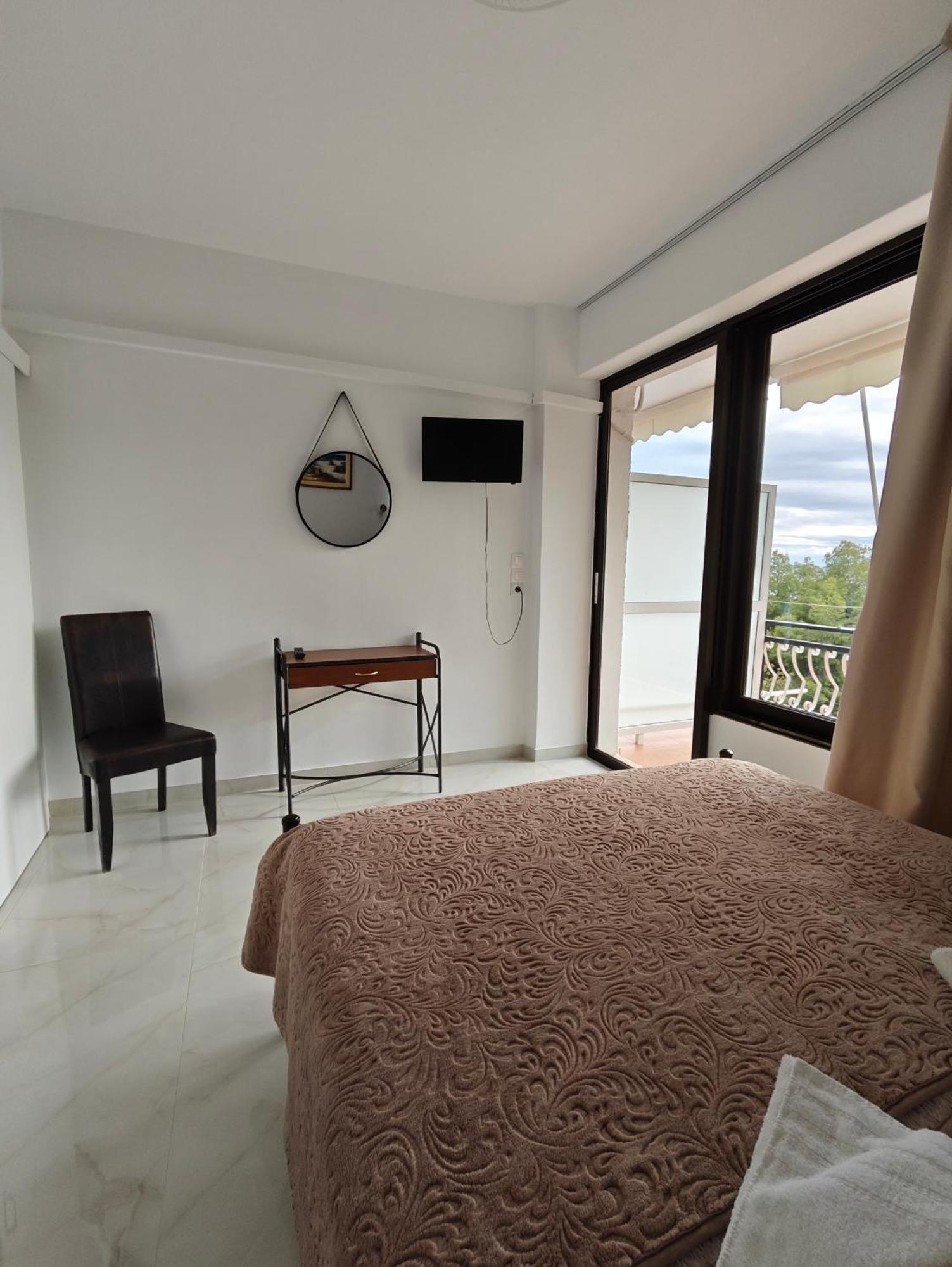 Lions 2 Studios & Apartments, Poros Island. Poros Town المظهر الخارجي الصورة