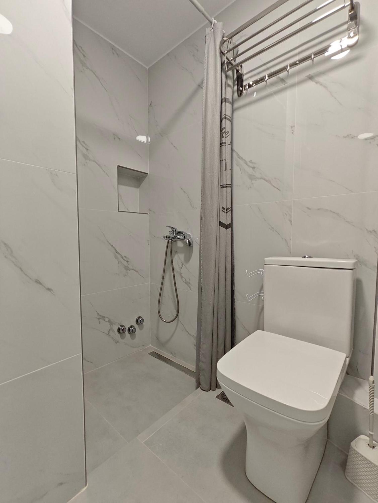 Lions 2 Studios & Apartments, Poros Island. Poros Town المظهر الخارجي الصورة