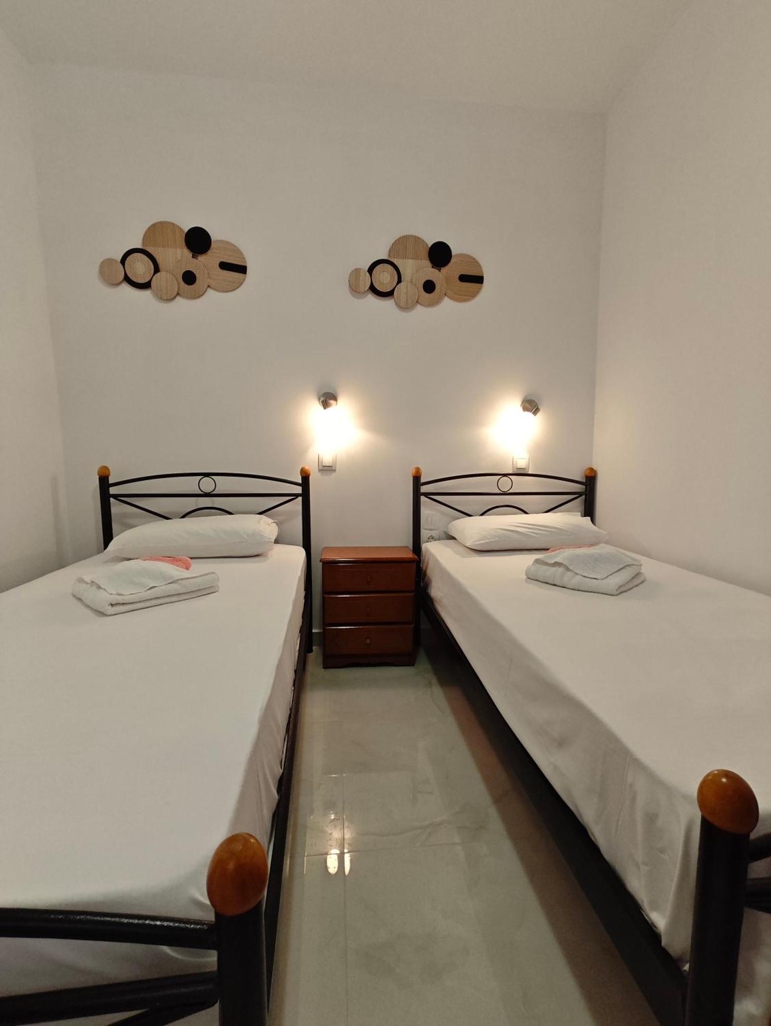 Lions 2 Studios & Apartments, Poros Island. Poros Town المظهر الخارجي الصورة