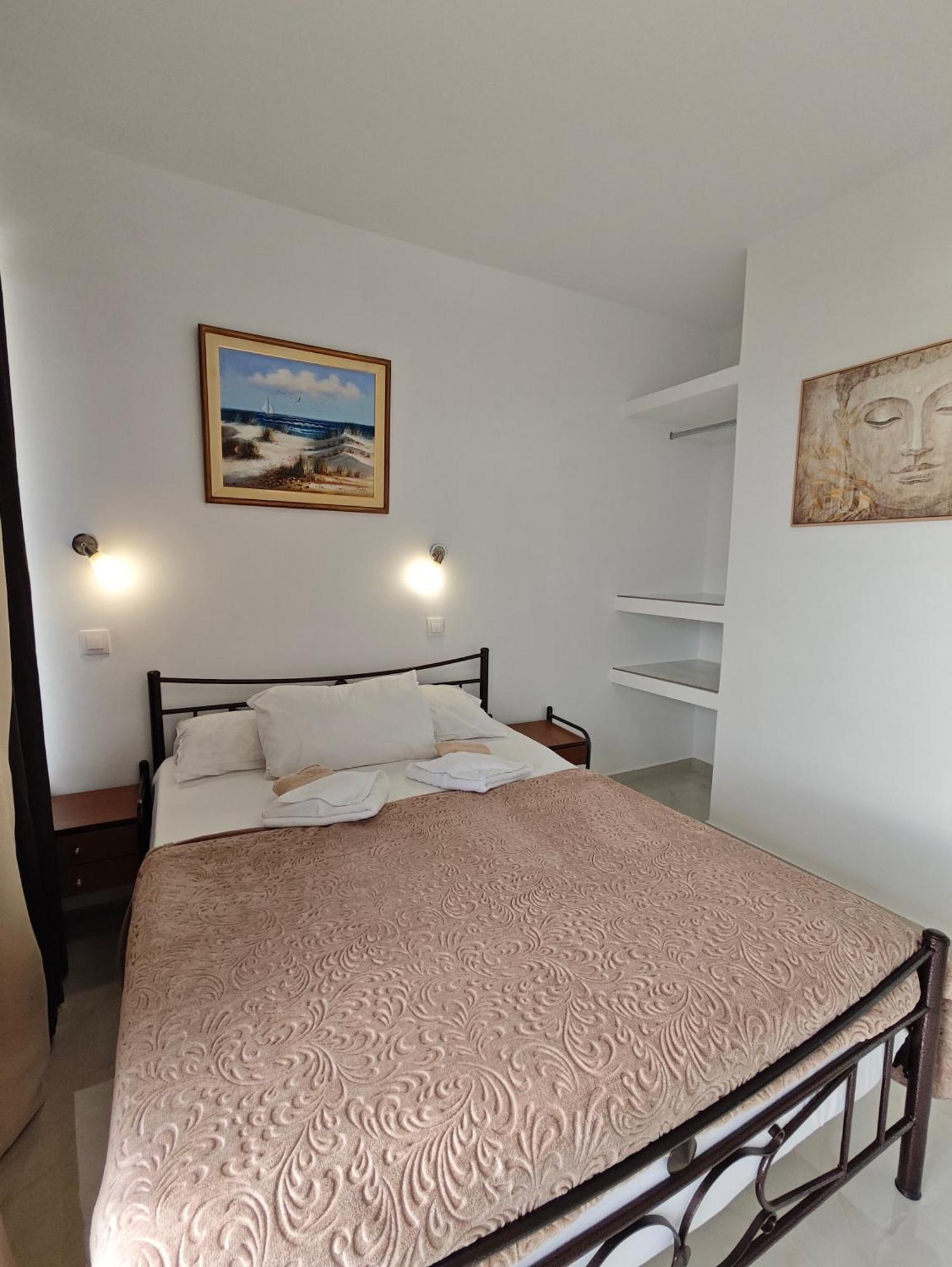 Lions 2 Studios & Apartments, Poros Island. Poros Town المظهر الخارجي الصورة